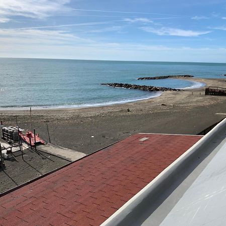 Roma Meraviglioso Attico Sul Mare ลาดิสโปลี ภายนอก รูปภาพ