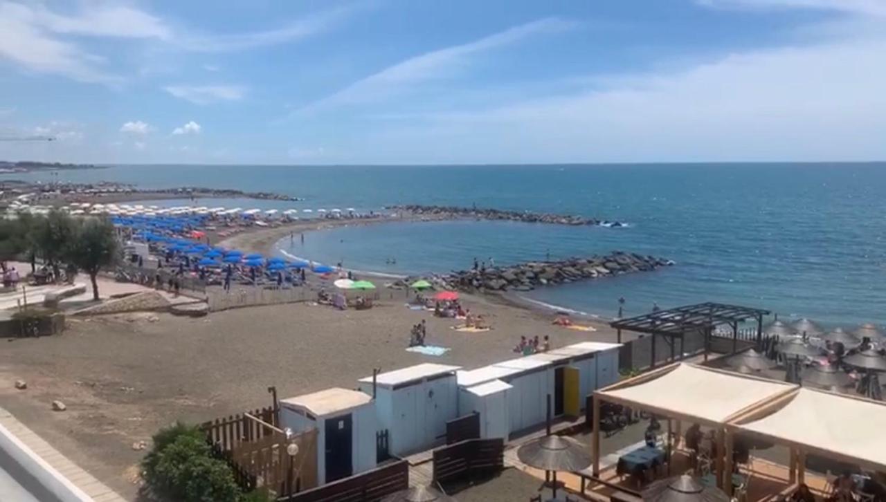 Roma Meraviglioso Attico Sul Mare ลาดิสโปลี ภายนอก รูปภาพ